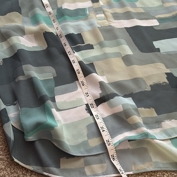 NYDJ Patterned Sleeveless Top - Green and Gray size medium - Picture 4 of 7